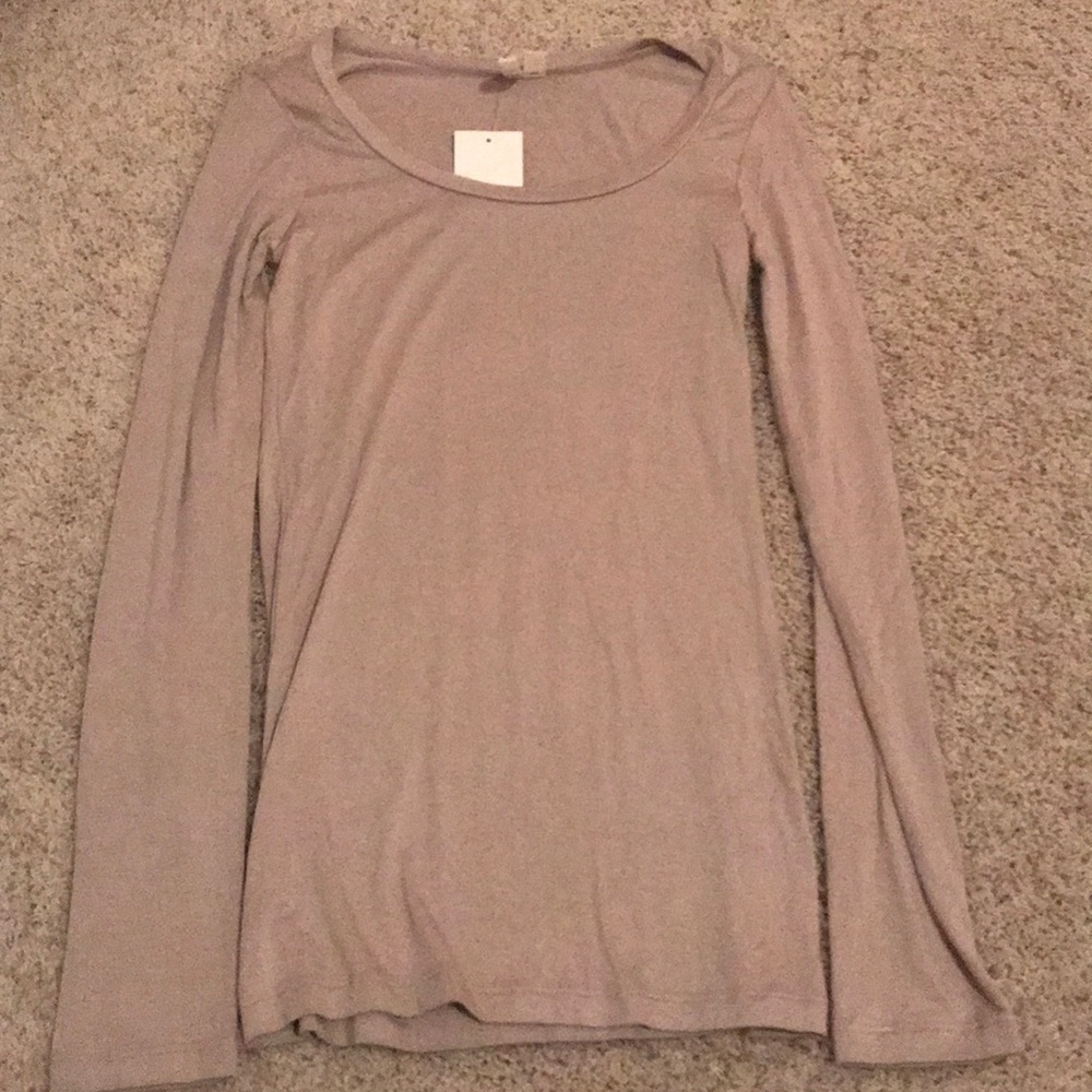 Long sleeve scoop neck